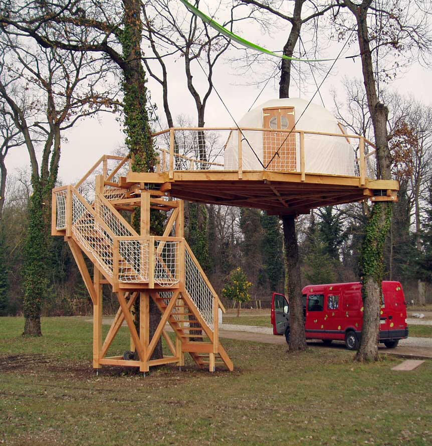 Foto Baumhausbau mit Terasse